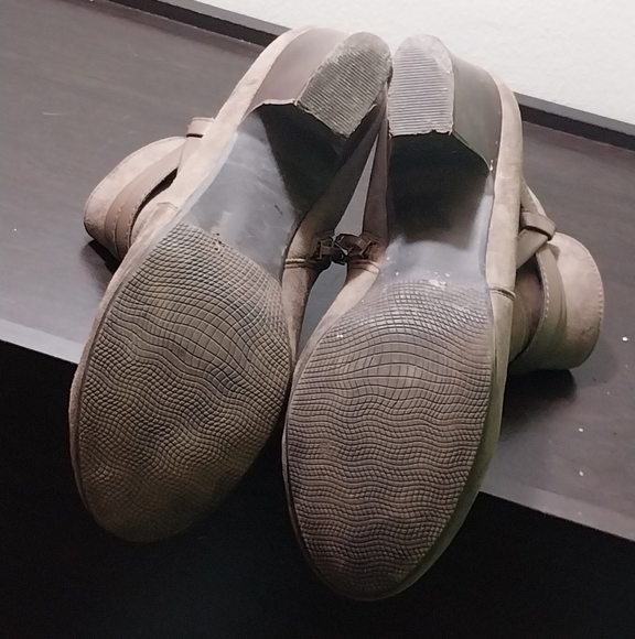 Brown booties - Picture 4 of 4